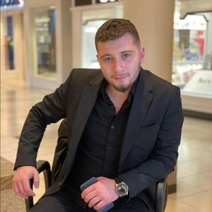 Meet your Posher, Daniel